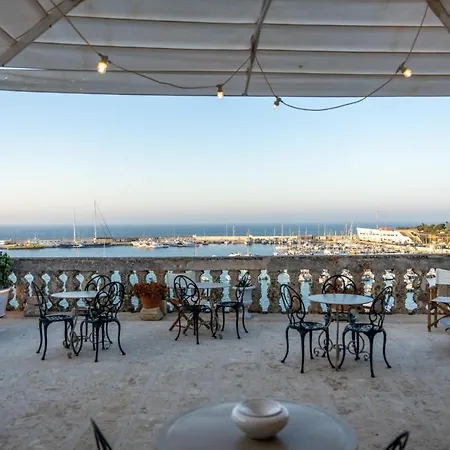 Bed and Breakfast Palazzo De Mori 4*