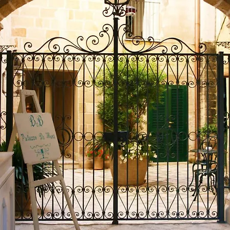 Palazzo De Mori Bed and Breakfast 4*